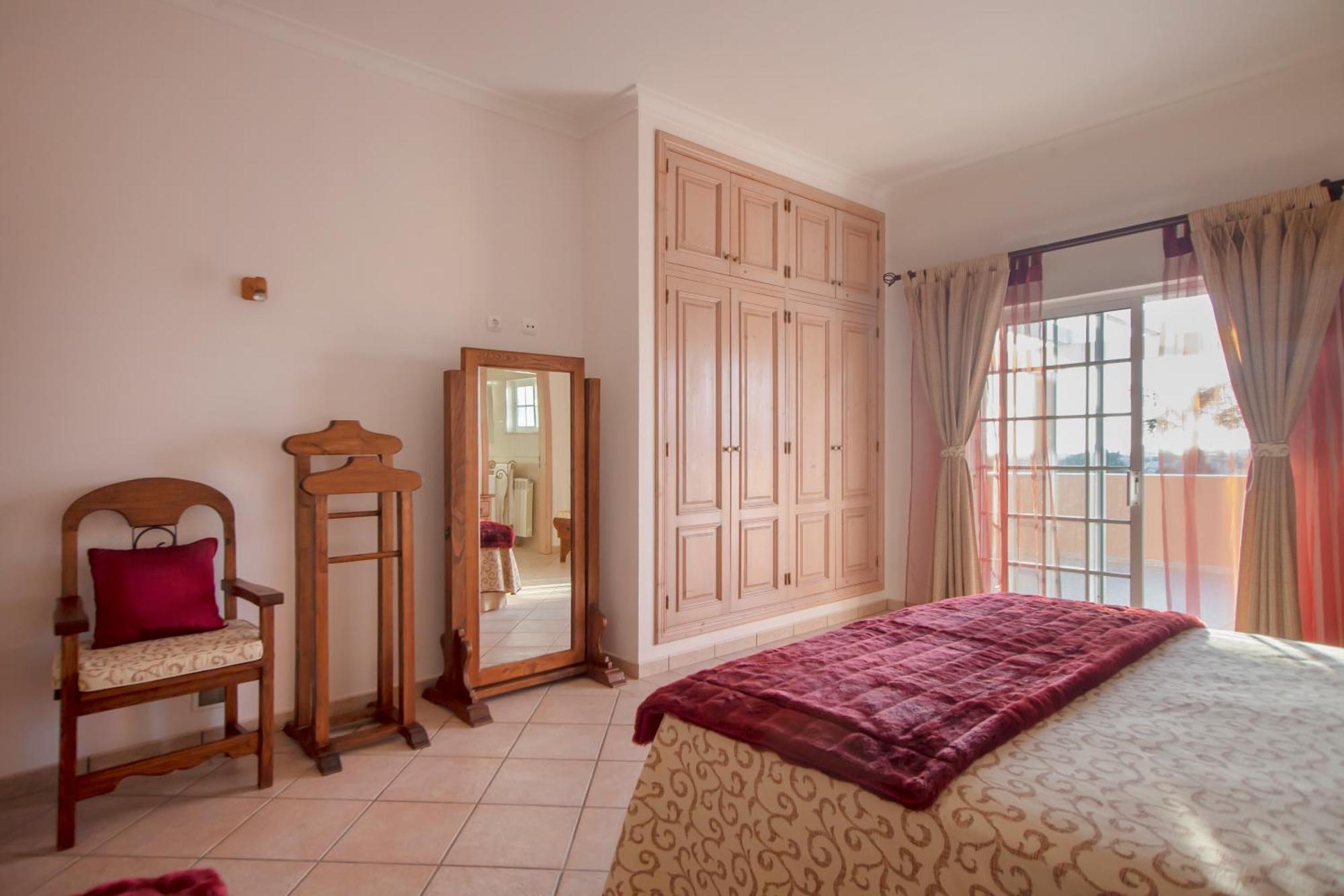 Al Meida Guesthouse Albufeira Exterior photo