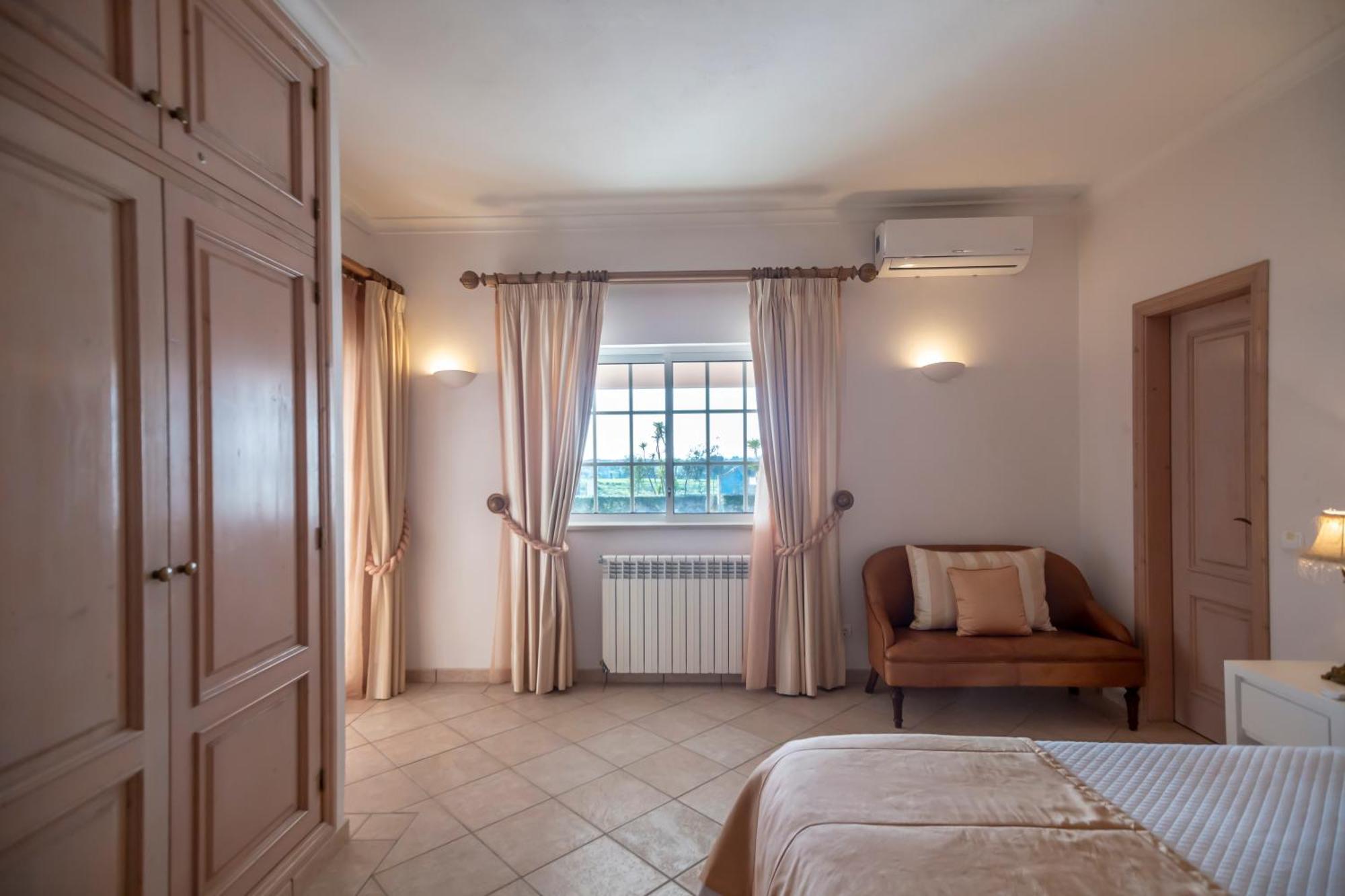 Al Meida Guesthouse Albufeira Exterior photo