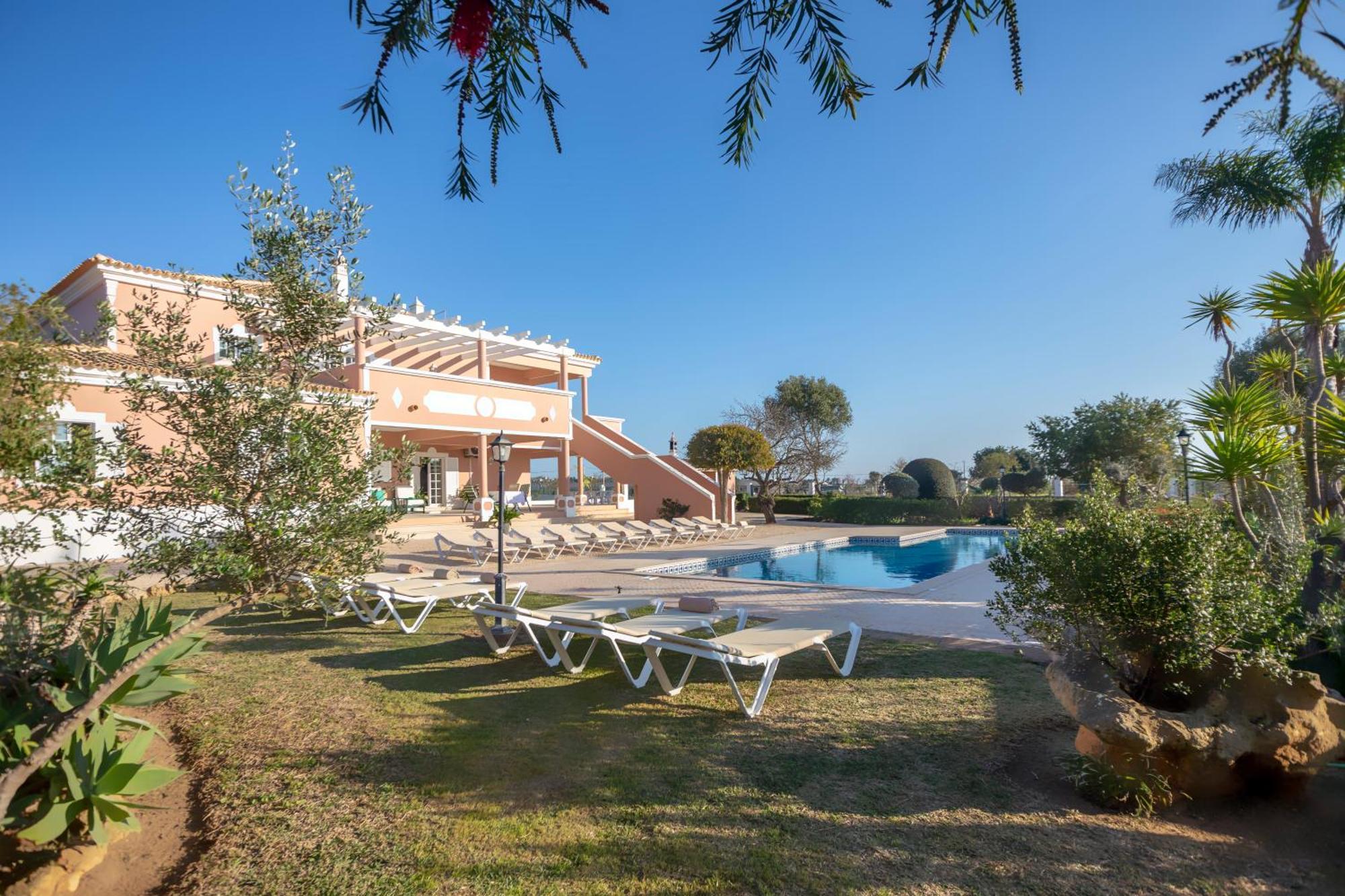 Al Meida Guesthouse Albufeira Exterior photo